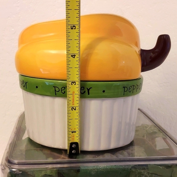 Certified International 4 Pepper Casserole Dishes by Judy Phipps - Picture 13 of 13